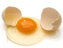 ¿Es malo comer solo la clara del huevo?