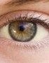 ¿A qué se debe el color amarillo de los ojos?