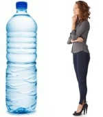 ¿Si tomo bastante agua puedo bajar de peso?